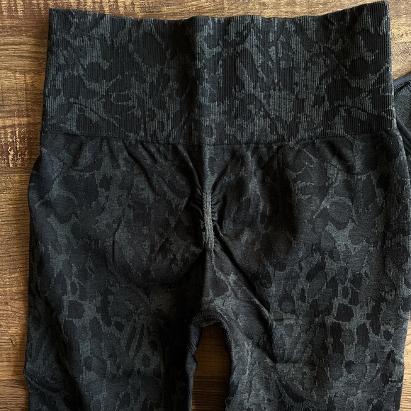 Adapt Seamless Leggings & Top - Picture 5 of 8